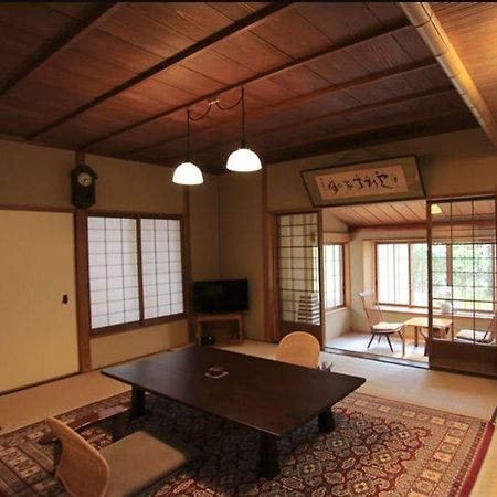 Готель Yufuin Onsen Kamenoi Bessou Екстер'єр фото